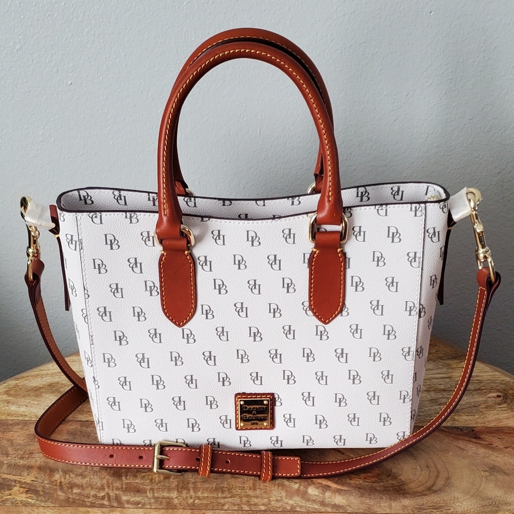 New Dooney & Bourke Top Handle Tote Gretta DB Signature BONE